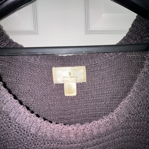 Open shoulder oversized top - Picture 2 of 7